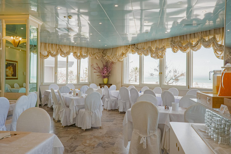 Others 5, Hotel Des Nations, Rimini