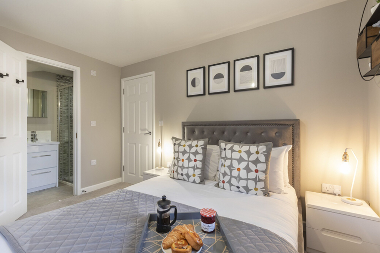 Others 4, Elliot Oliver - 2 Bedroom Garden Apartment With Parking, Gloucestershire
