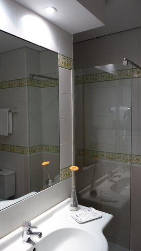Bathroom 3, Hotel Baztán, Navarra