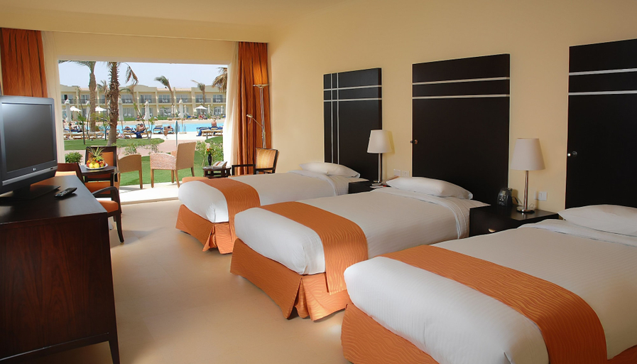Bedroom 5, DoubleTree by Hilton Sharm El Sheikh - Sharm Bay, Sharm el-Sheikh