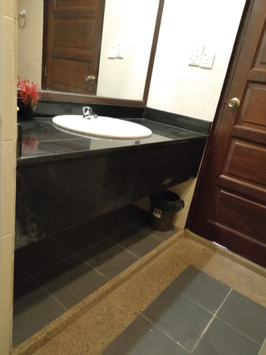 Bathroom 4, Temu Primula, Besut