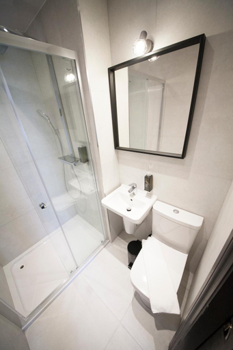 Bathroom 3, The Pack And Carriage London, London