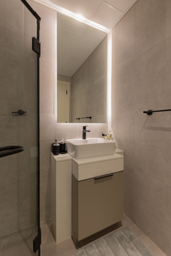 Bathroom 4, Fresh And Quiet 1BR at Noor 4 Tower, Dubai