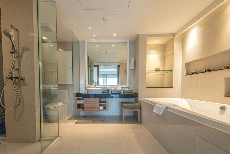 Bathroom 25