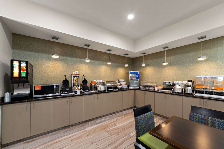 Food & Drinks 5, Comfort Suites Bastrop, Bastrop