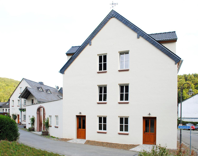 Exterior 7