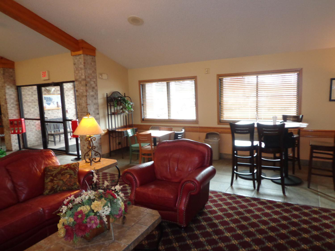 Public Area 2, Baymont by Wyndham Lakeville, Dakota