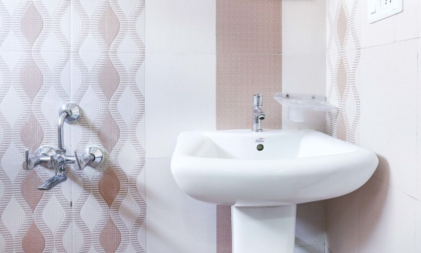 Bathroom 2, Vaishnavi Residency by Urban Hotels, Bangalore