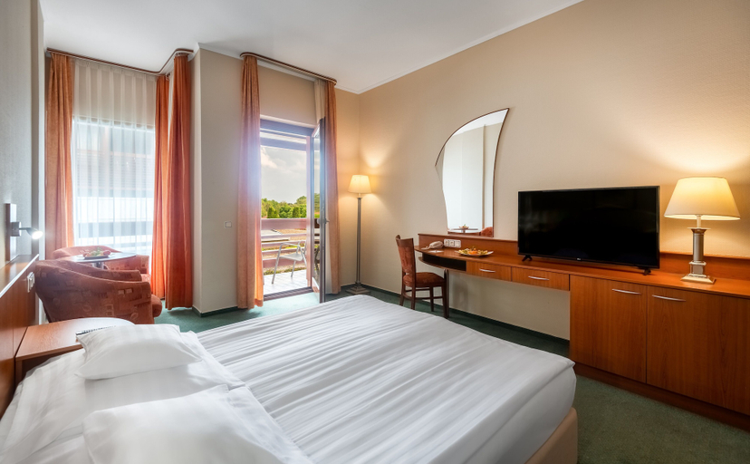 Bedroom 3, Hotel Aquarell, Ceglédi