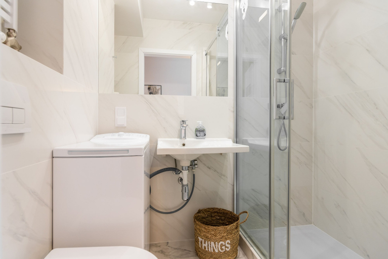 Bathroom 4, APARTAMENTY NA DĘBNIKACH, Kraków City