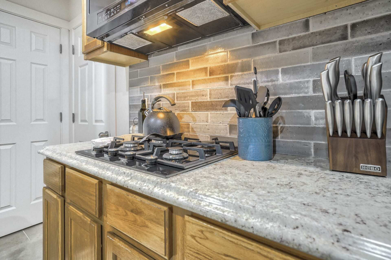 Others 5, 1BD Suitewalking Distance From Red Rocks, El Paso