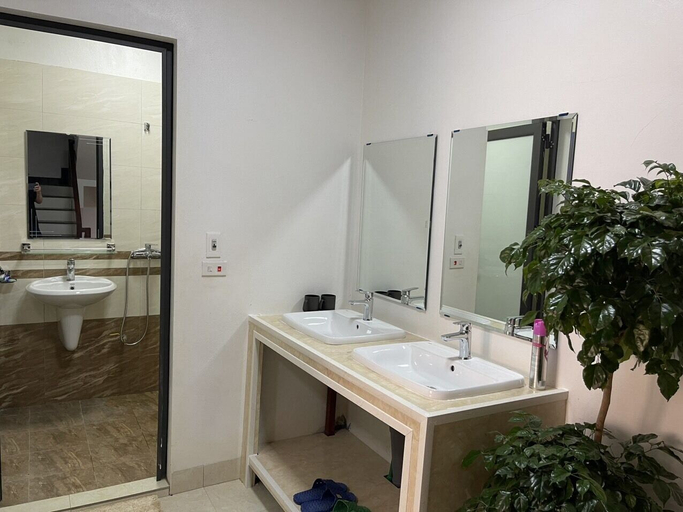 Bathroom 4, Nhật's Sapa Central Hostel, Sa Pa