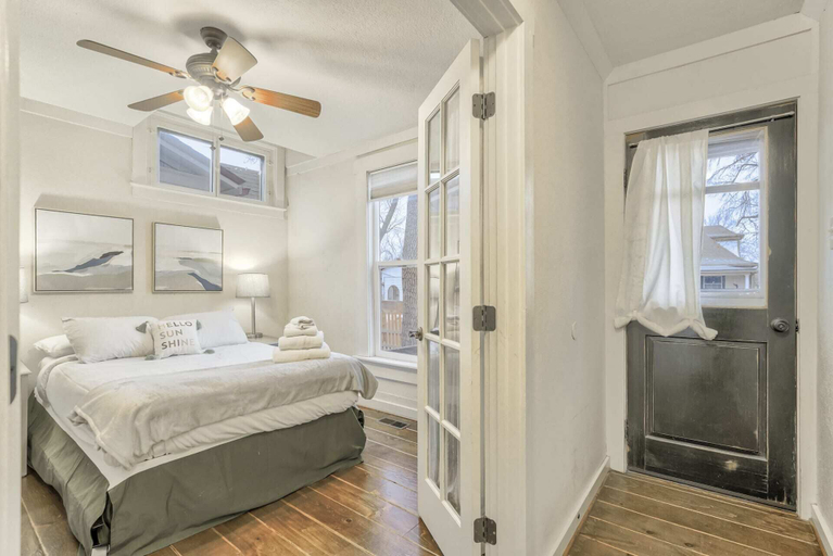 Bedroom 2, 2BR Old Colorado City Dog Friendly!, El Paso