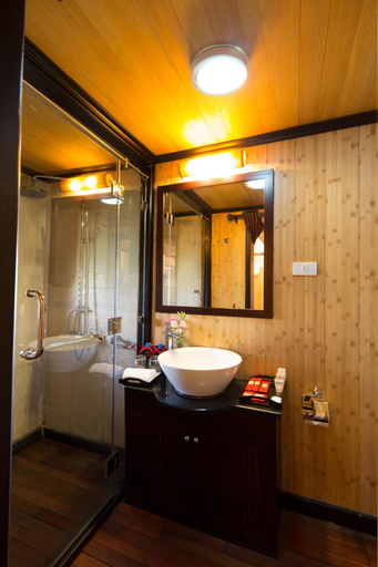 Bathroom 3, Syrena Cruise, Hạ Long