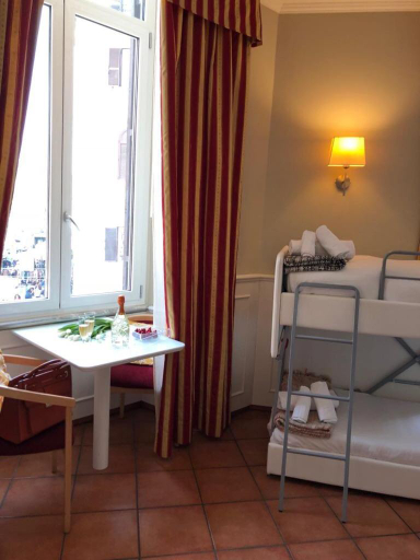 Bedroom 5, 207 Inn, Rome