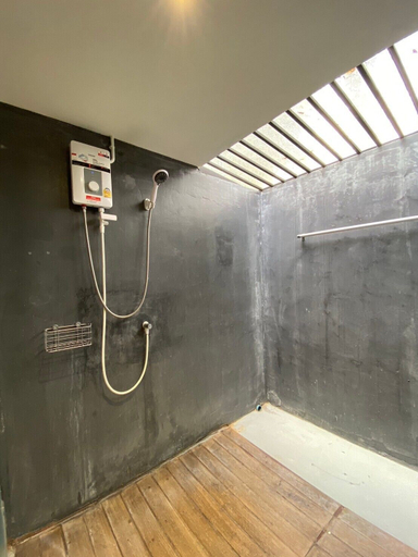 Bathroom 4, Greta Resort and Sport Club, Sattahip
