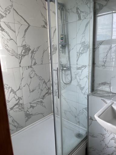 Bathroom 3, Six Bells Hotels, London