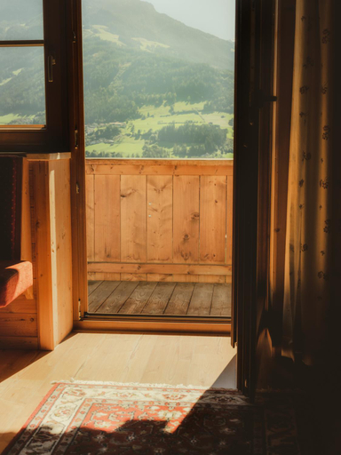 Others 5, Schulhaus Tirol, Schwaz