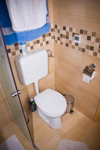 Bathroom 2, Harmatcsepp-Vendeghaz, Őriszentpéter