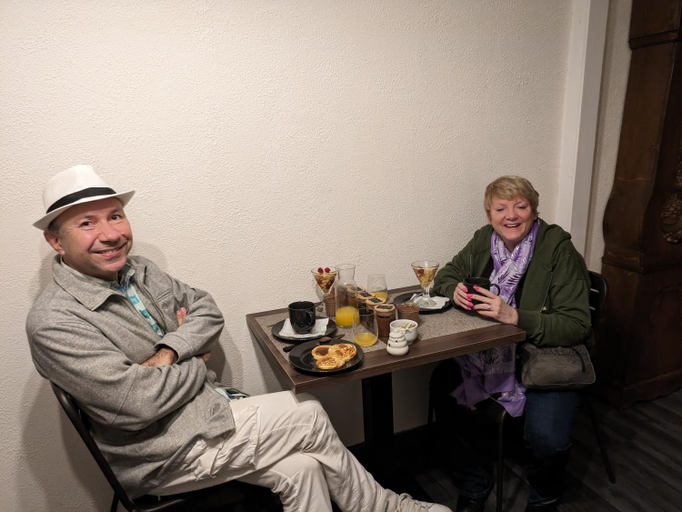 Others 3, L'ancien cafe, Somme