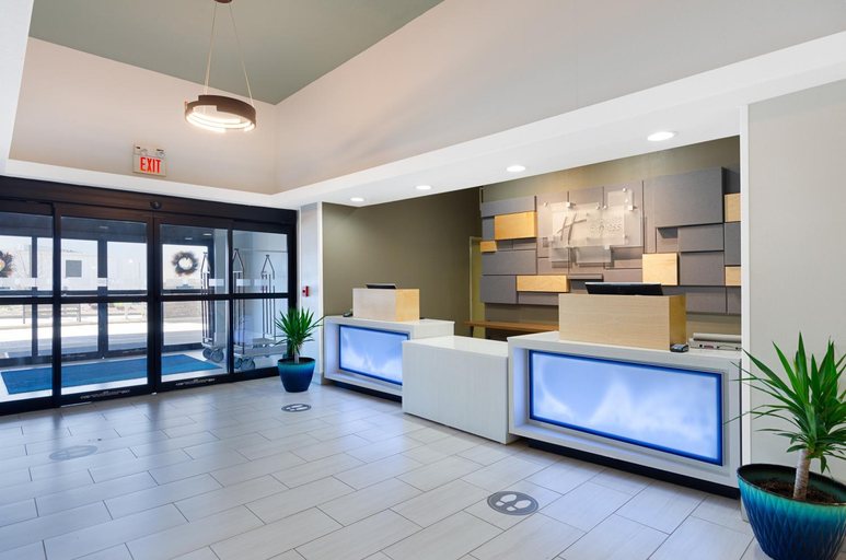 Public Area 3, Holiday Inn Express & Suites WESTON by IHG, Lewis