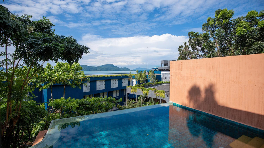 Swimming Pool 8