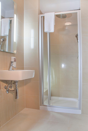 Bathroom 4, Kobza Haus Old Town, Gdańsk City