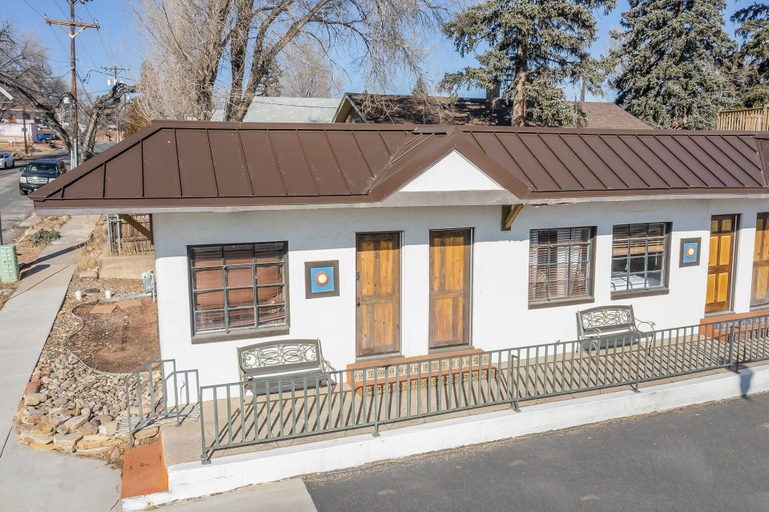 Exterior & Views, 2BD Cozy Retreatclose to Red Rocksdogs Welcome!, El Paso