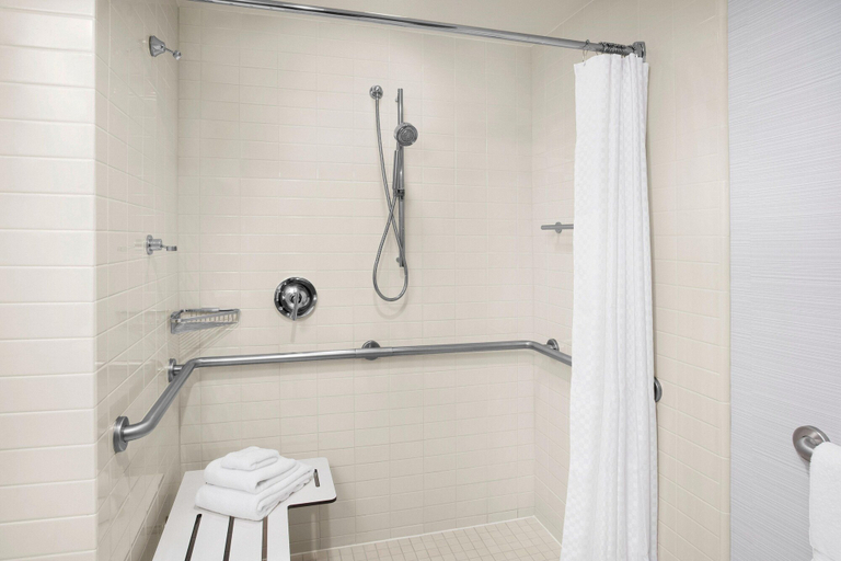 Bathroom 5, Le Meridien Arlington, Arlington