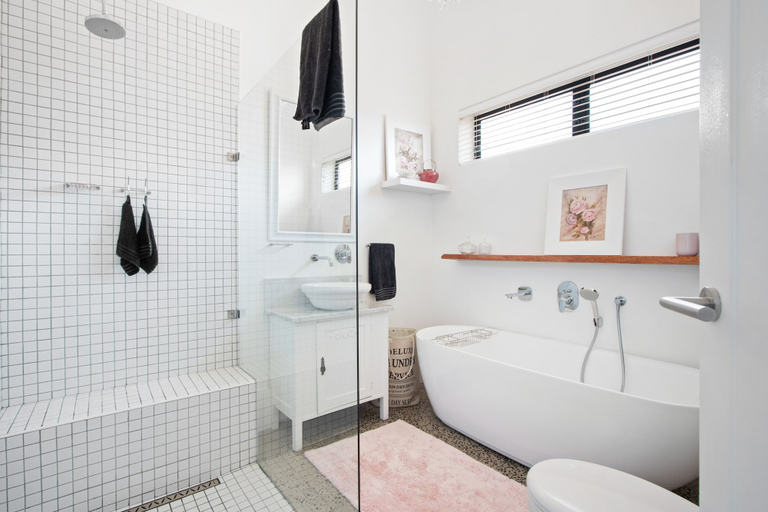 Bathroom 3, Atlantic Views, West Coast
