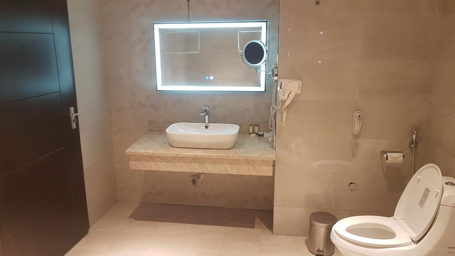 Bathroom 4, Checkinn Hotel, Addis Abeba