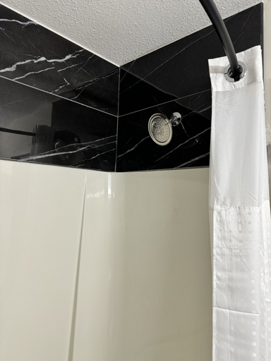 Bathroom 5, The Viking Inn, Division No. 10