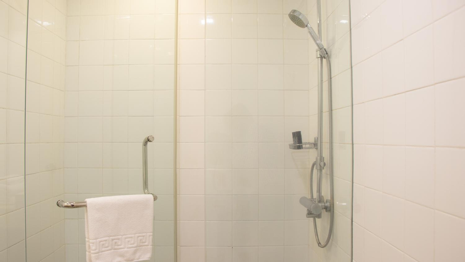 Bathroom 20