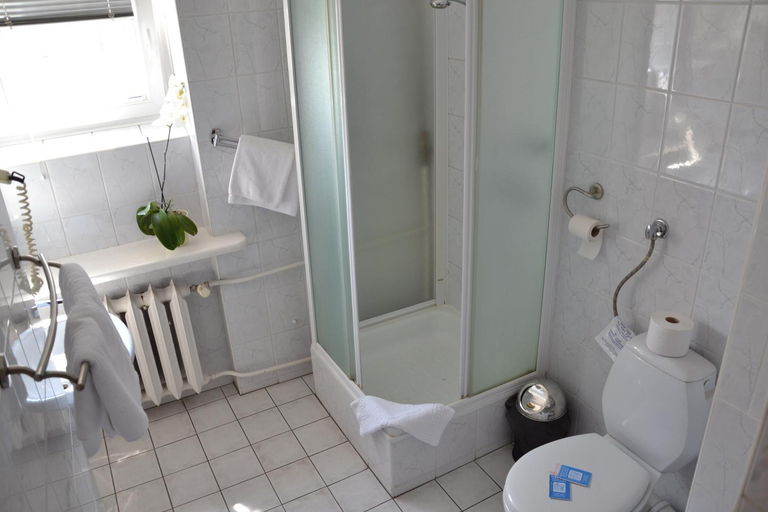 Bathroom 3, Karat, Warsaw