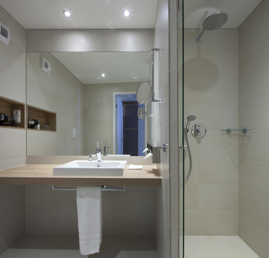 Bathroom 3, Furstenfelder Hotel, Fürstenfeldbruck