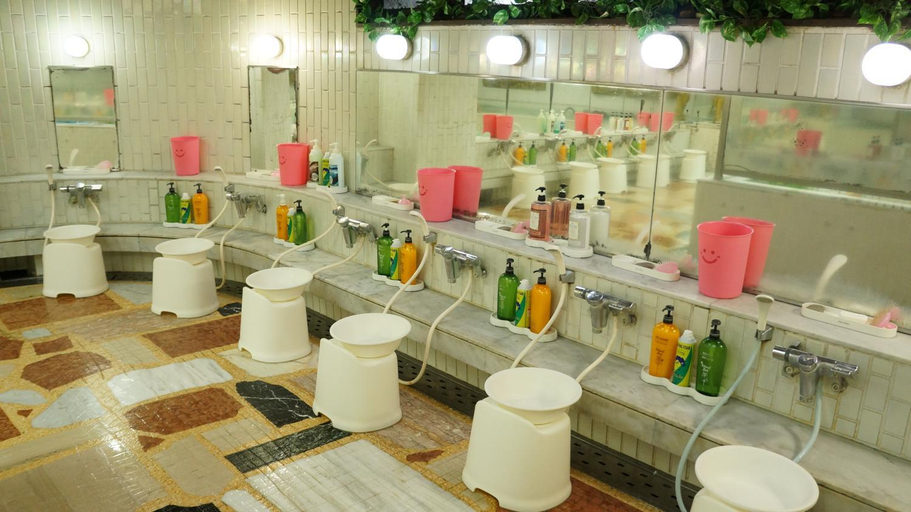Food & Drinks 5, Capsule Hotel 310, Katsushika