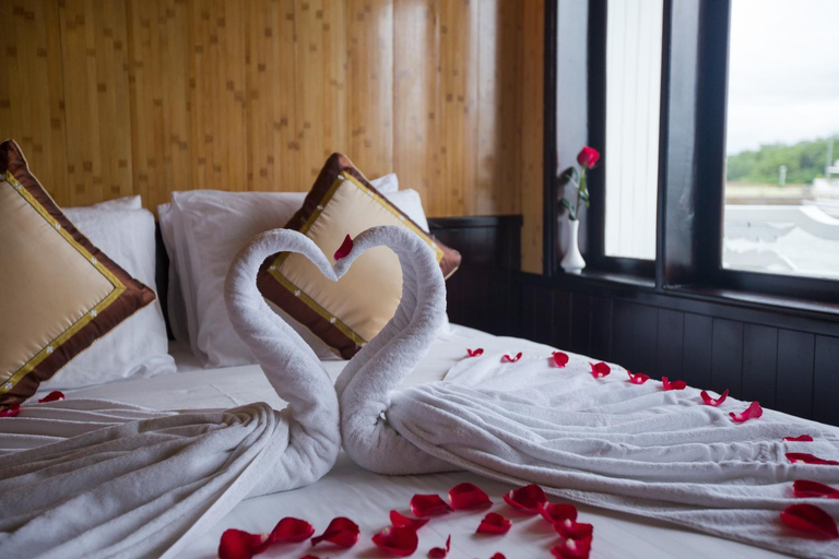 Bedroom 2, Syrena Cruise, Hạ Long