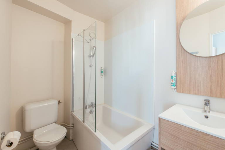 Bathroom 4, Adagio Access Paris la Villette Aparthotel, Paris