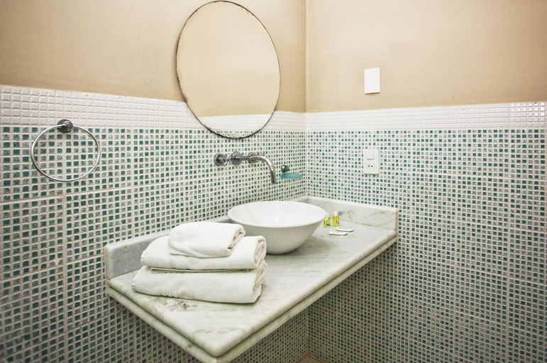Bathroom 5, Hotel Don Quijote Buzios, Armação dos Búzios
