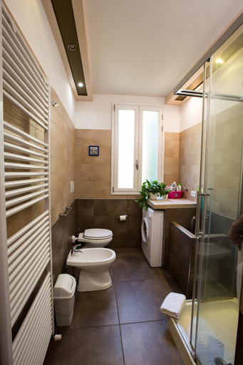 Others 5, Guasto Apartments, Bologna