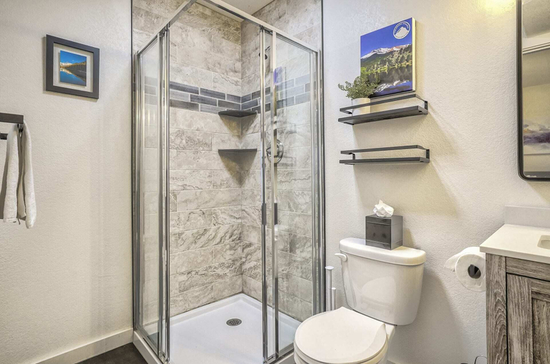 Bathroom 4, 1BD Suitewalking Distance From Red Rocks, El Paso