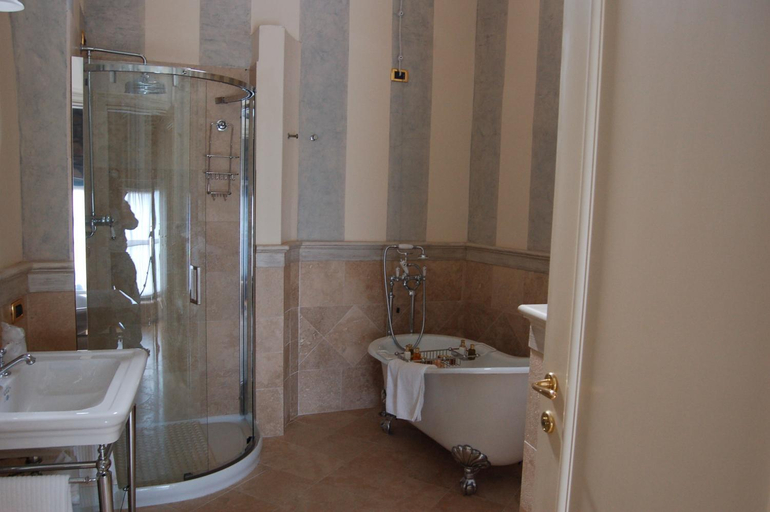 Bathroom 4, Relais La Colombara Spa & Wellness, Piacenza