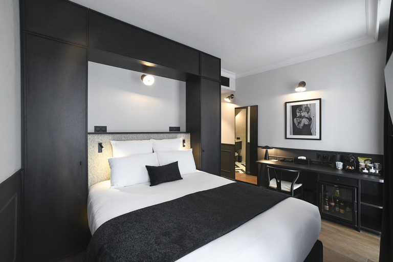 Bedroom 3, Grand Hôtel du Parc, Savoie