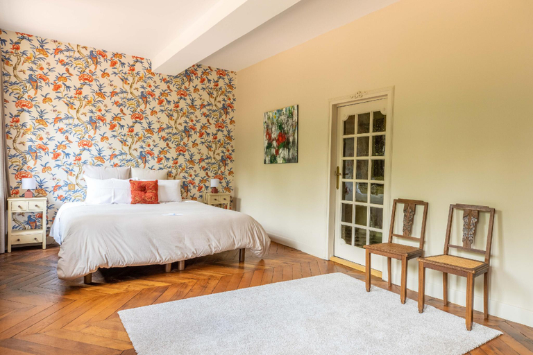 Bedroom 2, Chambres d'hôtes Vichy : Château de Charmeil, Allier