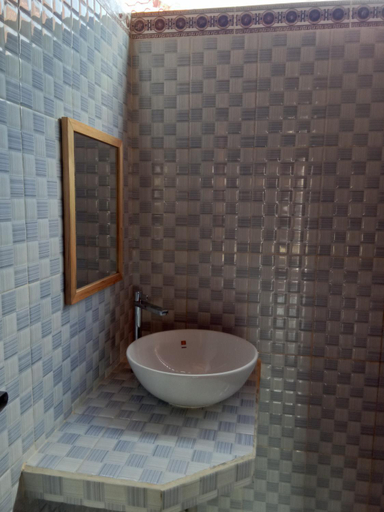 Bathroom 2, Svaha Nusa Guest House, Klungkung