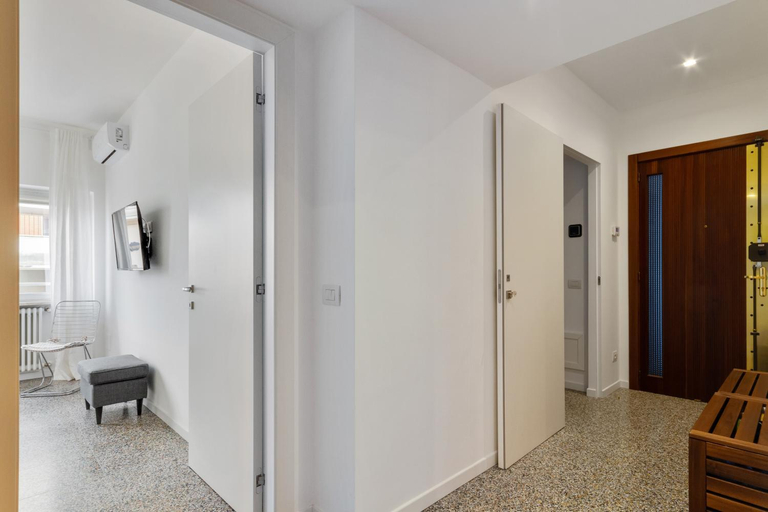 Others 3, Inner City Apartments, Lecce
