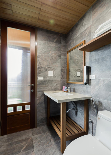 Bathroom, Chingjing Abin Minshuku, Nantou