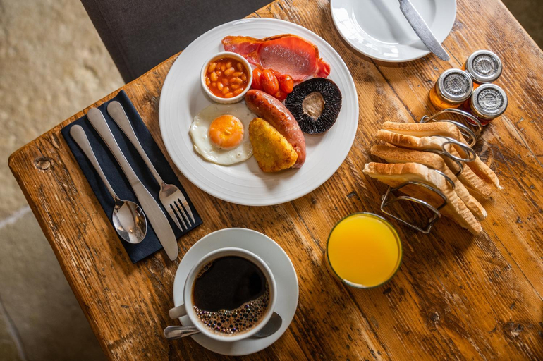 Food & Drinks 5, The Lansdowne Guest House, Gloucestershire