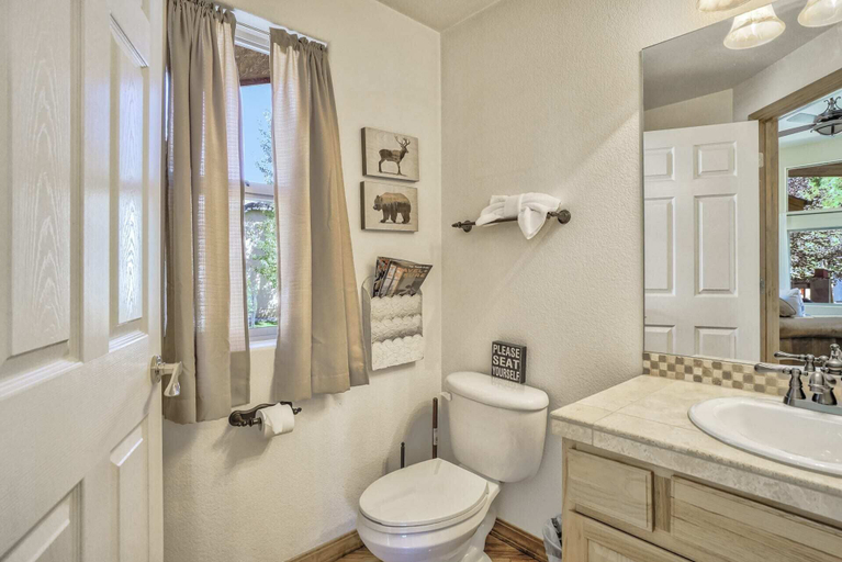 Bathroom 4, 4brmountain Views🌞hot Tubarcade, Teller