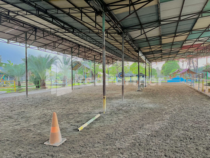 Food & Drinks 5, Lafa Park Syariah Rengas Bandung Cikarang RedPartner, Cikarang